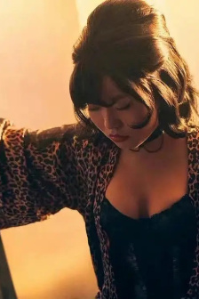 美女抖胸视频