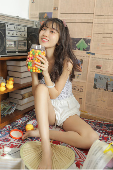 靖王世子小妾